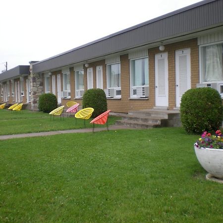Motel Vaudreuil Buitenkant foto