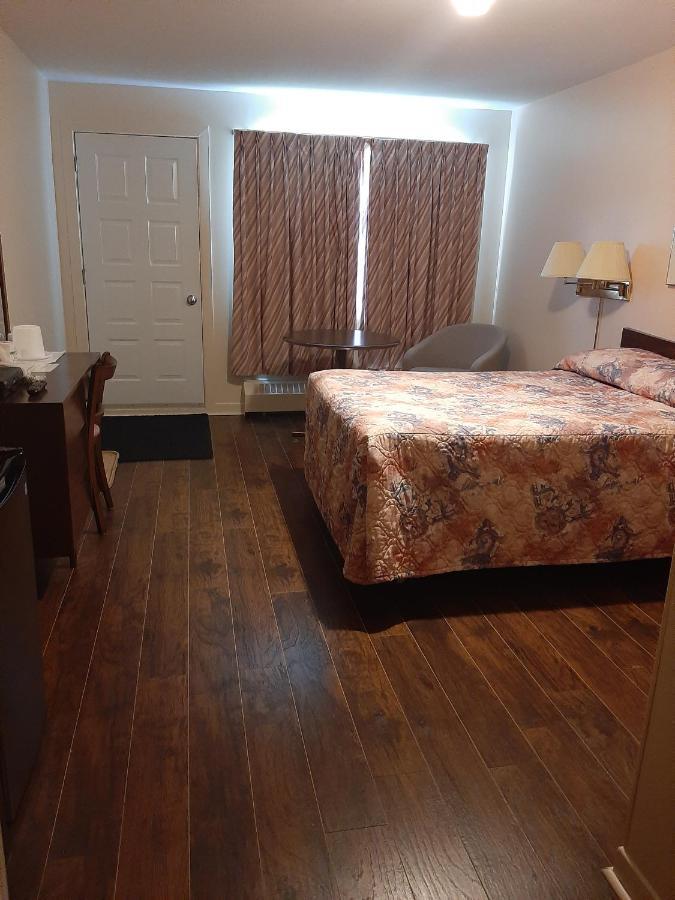 Motel Vaudreuil Buitenkant foto