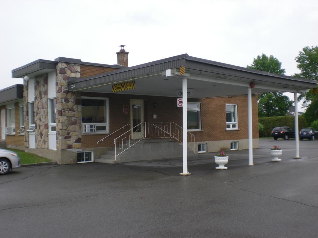 Motel Vaudreuil Buitenkant foto