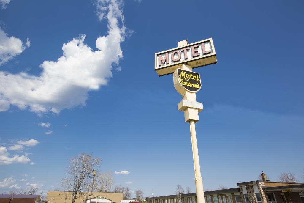 Motel Vaudreuil Buitenkant foto